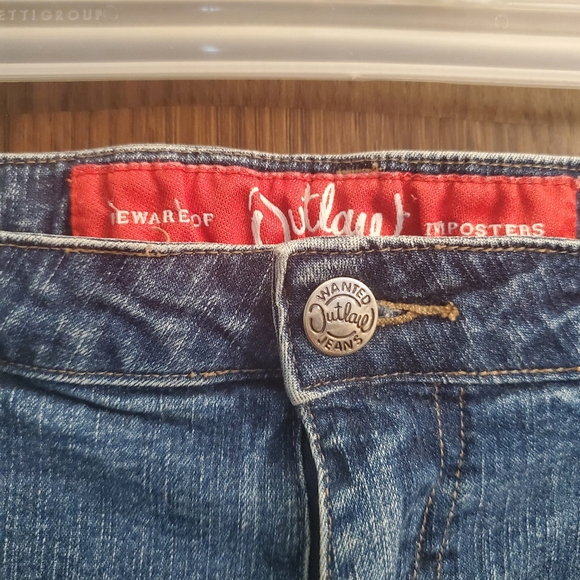 Beware of Outlaw Imposters - Picture 4 of 5